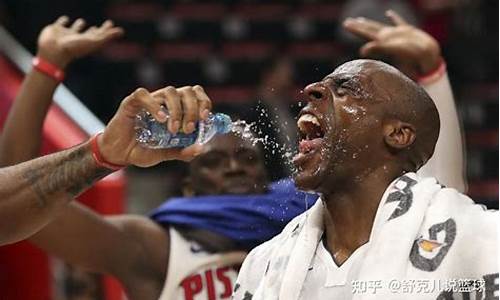 nba划水球员_nba球员淋水